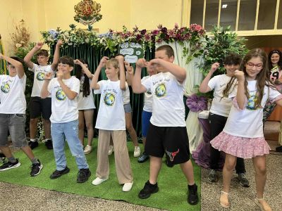 I love the land-публична изява на учениците от  клуб Ënglish 1